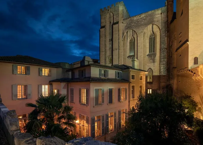 Hôtels Avignon 4 étoiles : votre guide pour un séjour de luxe à Avignon
