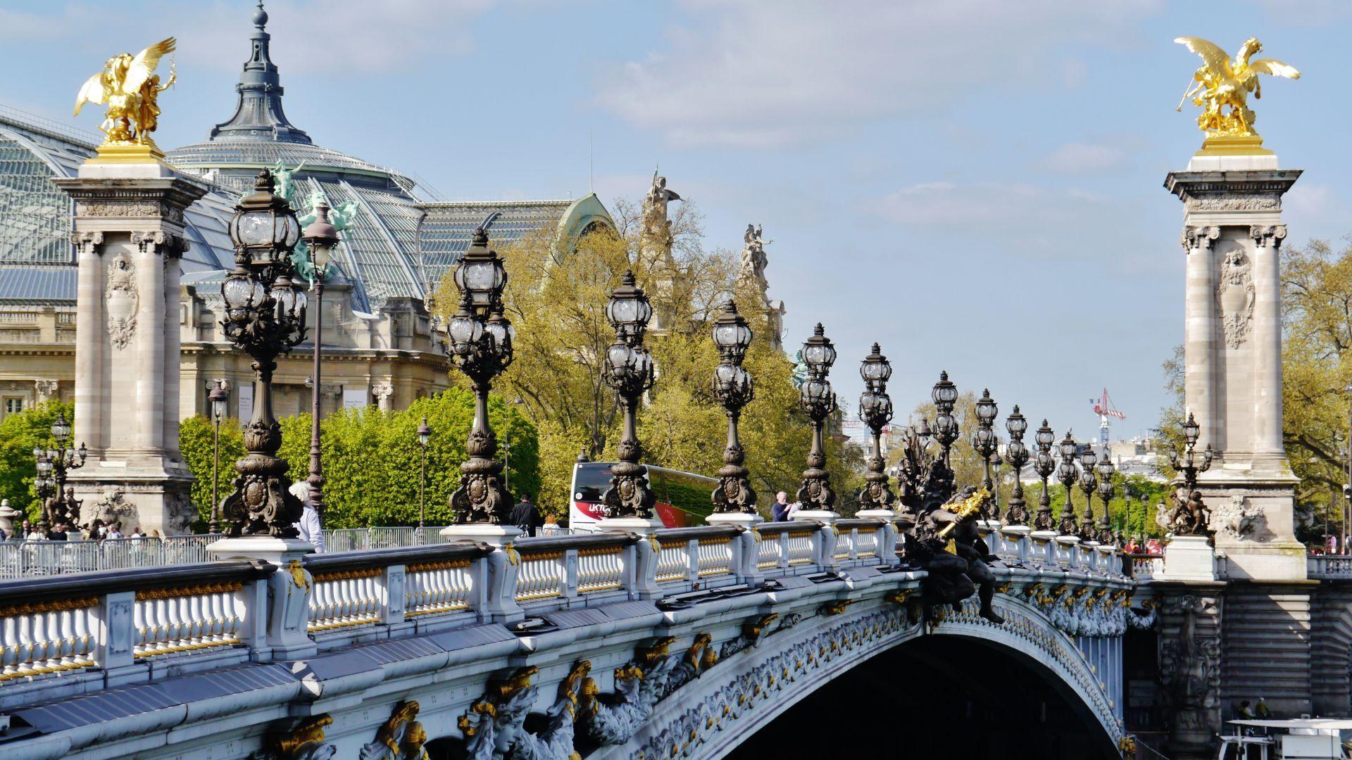 Lieu de tournage d'Emily à Paris : Pont Alexandre III