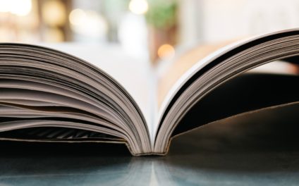 Fintech Mag = Magazine papier Trimestriel + Événements régionaux + Insider Newsletter